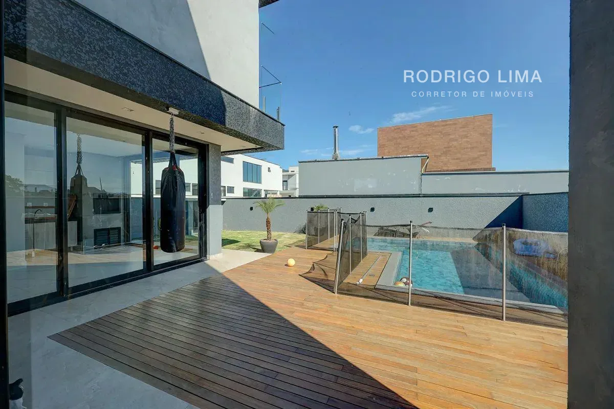 Piscina da Casa no Caledônia