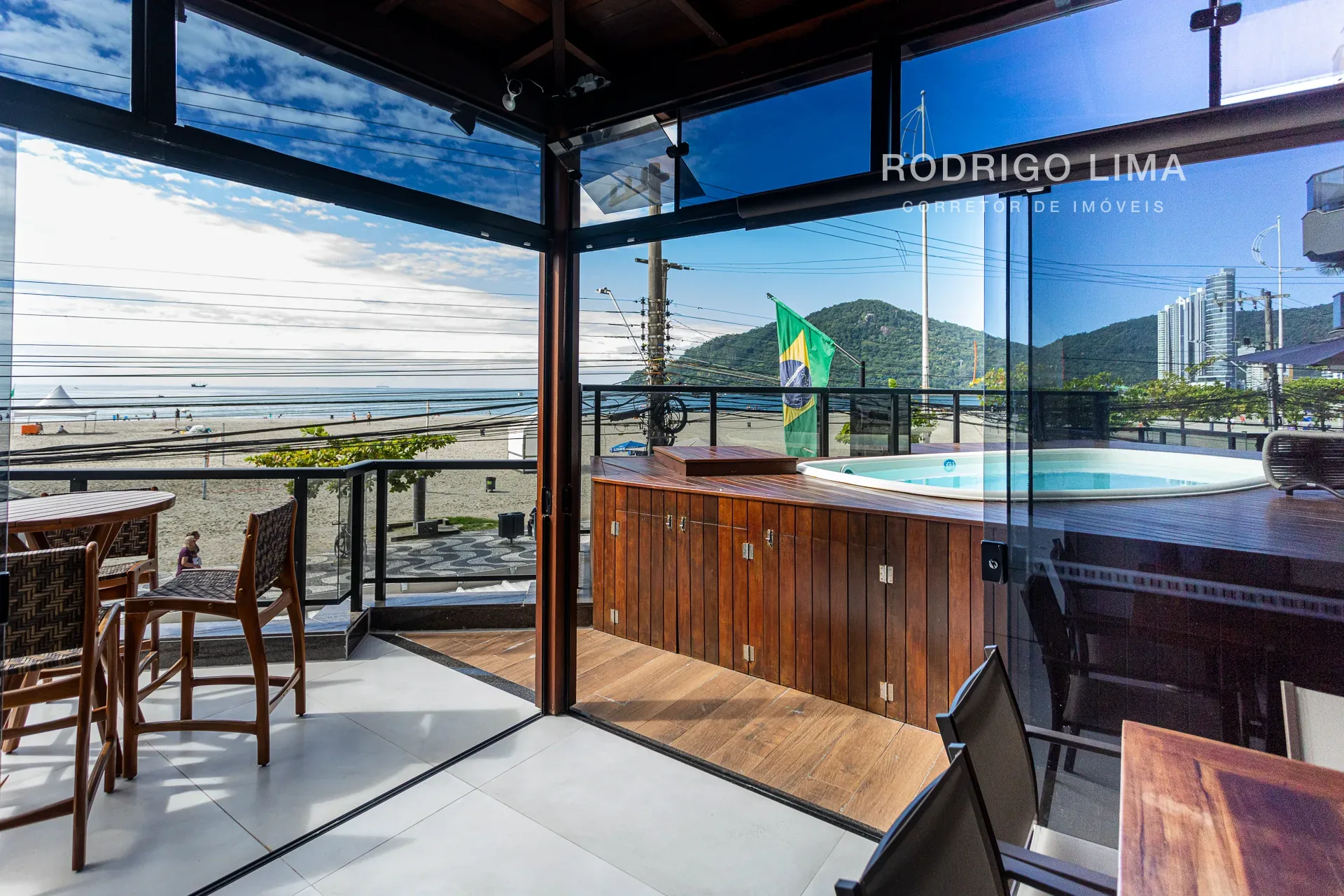 Notrevile 101: Apartamento de 320 m² com terraço gourmet de 130 m² na nova orla da Barra Sul